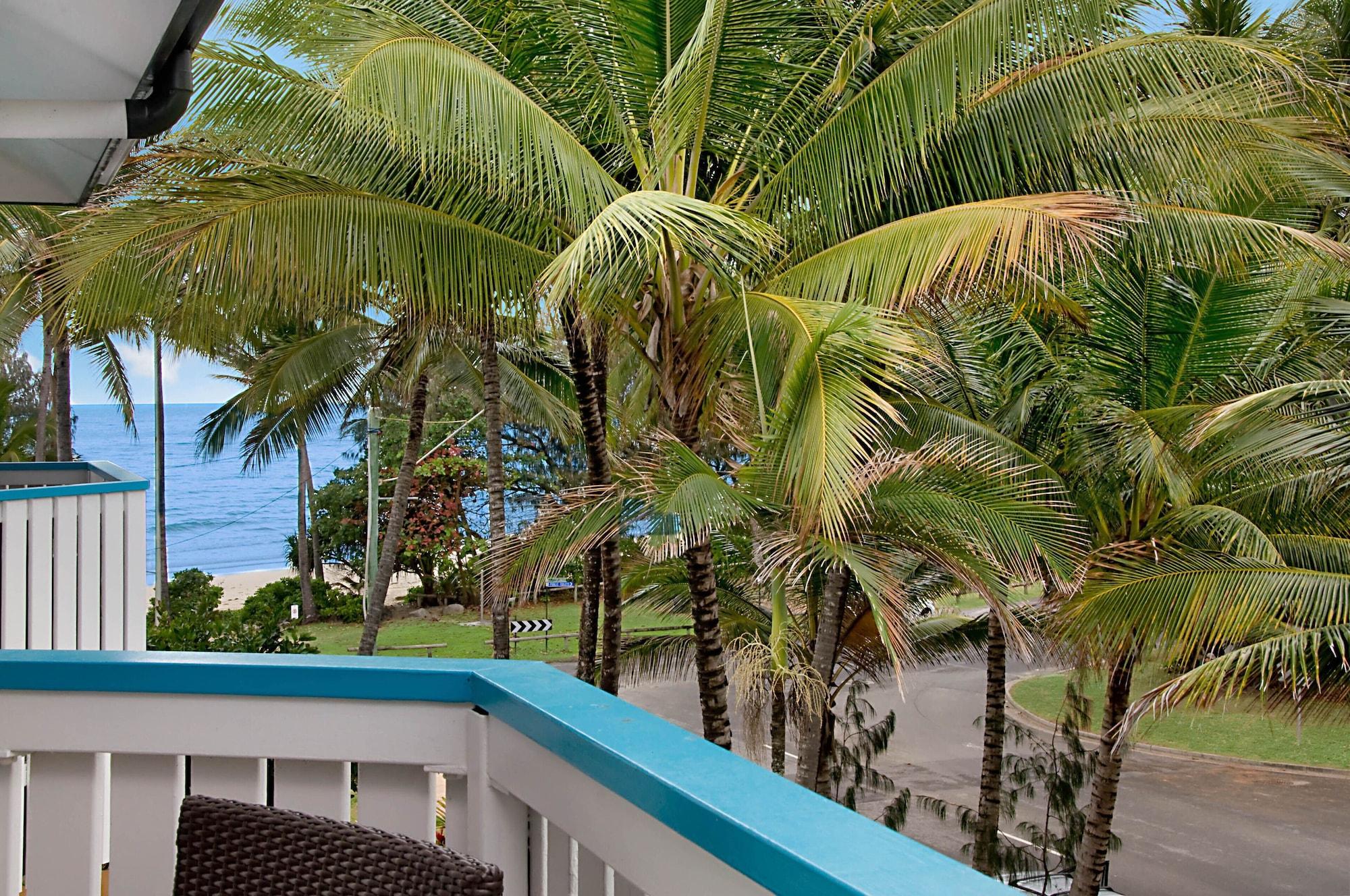By The Sea Port Douglas Extérieur photo